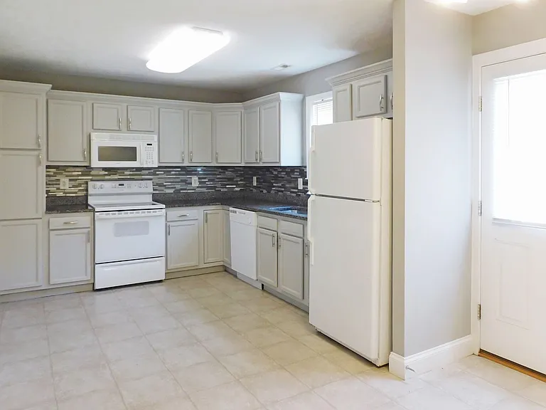 46165 Kayak Ct #A — Photo 9