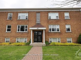 245 Des Peres Blancs Ave #7, Ottawa, ON K1L 7L8
