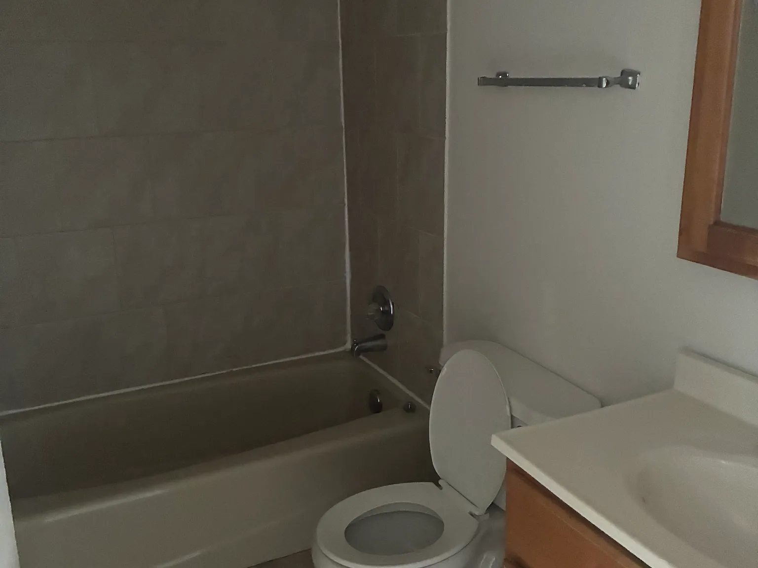 2 bed, 950 sqft, $1,650 — Photo 1