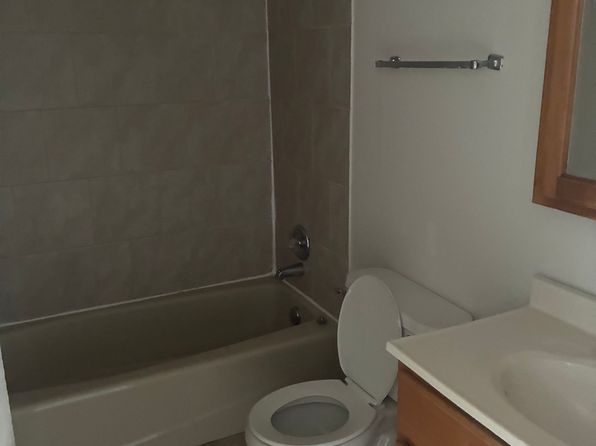 1300 Crab Apple Ct APT 201