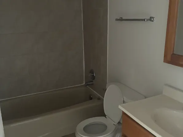 1300 Crab Apple Ct APT 201, Naperville, IL 60540