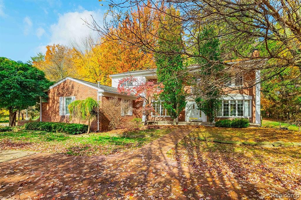 9760 Lakewood Dr, Grosse Ile, MI 48138 Zillow