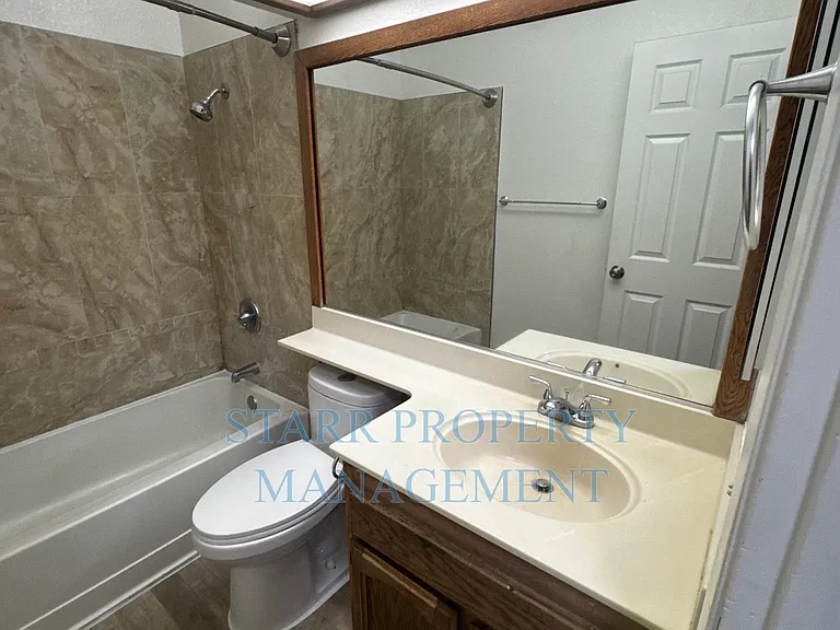 9421 Soaring Oaks Dr — Photo 10