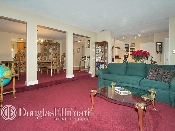 3rd image of 47 Apple Tree Dr