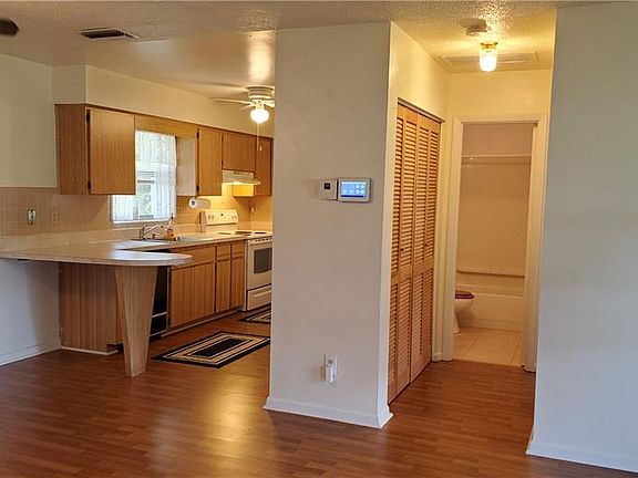 4th image of 1540 Medford Pl