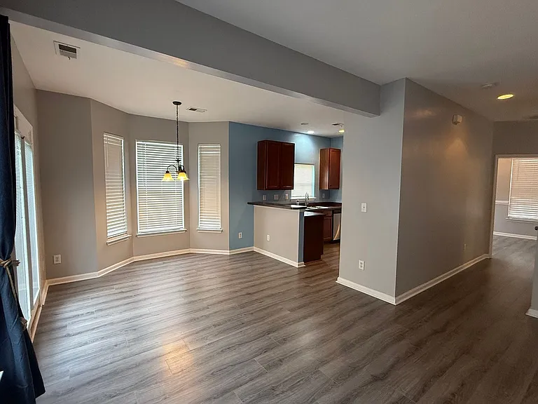 194 Avonshire Dr — Photo 11
