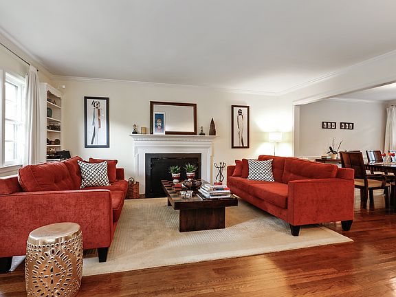 3rd image of 8 Harmony Dr