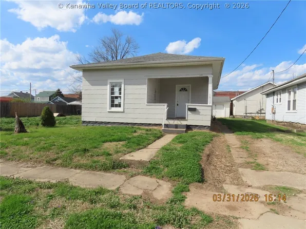 1012 W Virginia Ave, Dunbar, WV 25064