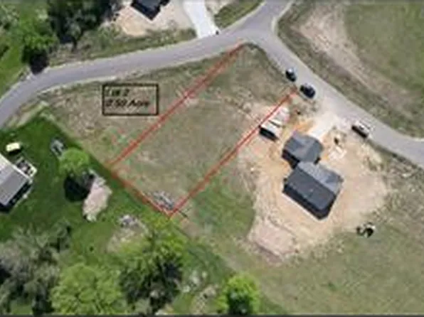 930 Windermere Dr SW, Pine Island, MN 55963