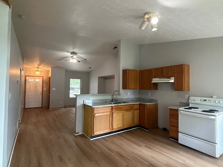 6711 Hunters Creek Blvd — Photo 3