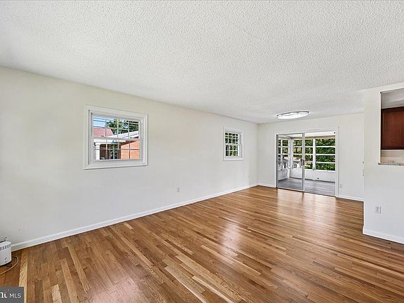 4th image of 6717 Anthony St