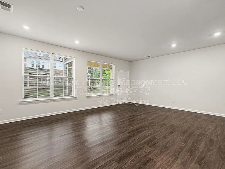 8009 Whitegrove Rd — Photo 7