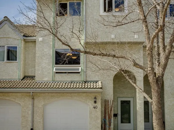 9520 174th St NW #40, Edmonton, AB T5T 5Z3