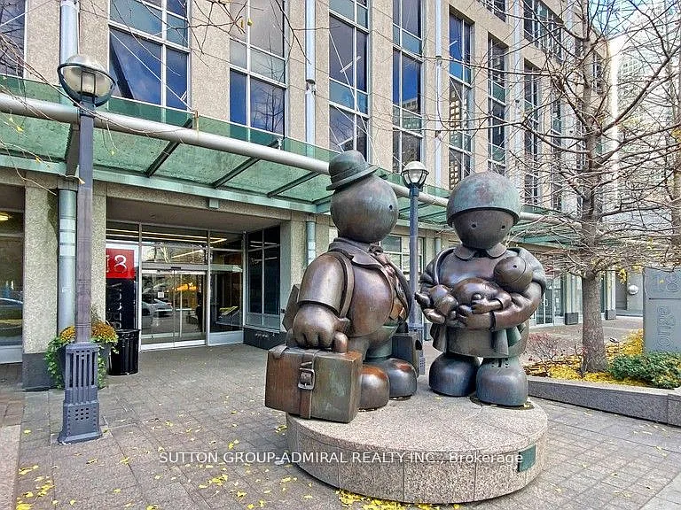 18 Yonge St #2701 — Photo 4