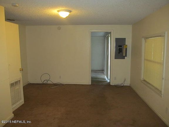 5th image of 303 Lamson St