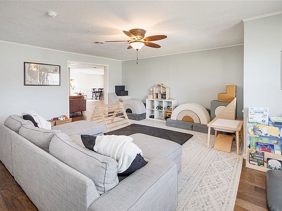 5th image of 2118 Wayside Dr