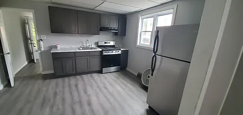 66 Woolverton Ave Photo 1