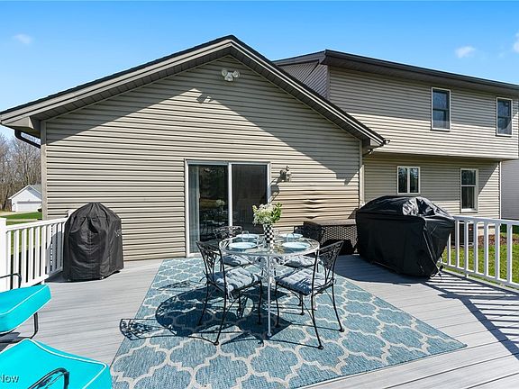 3rd image of 7672 Huntington Dr