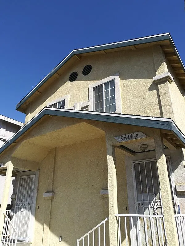 3 bed, 2.0 bath, 1200 sqft, $2,999 — Photo 2