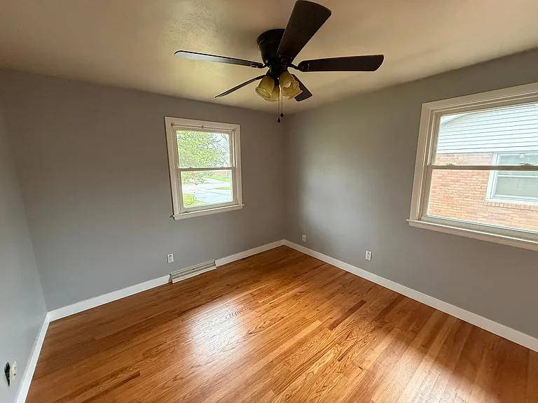 211 Bourn Ave — Photo 13