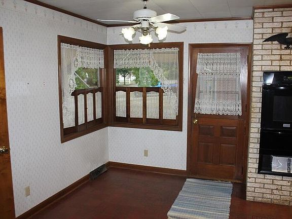 5th image of 150 Highland Dr