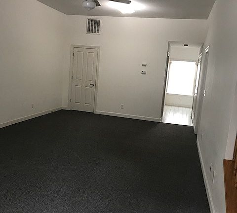 3rd image of 100 Walnut Grove Ct