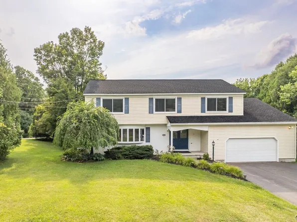 5175 Winterton Dr, Fayetteville, NY 13066