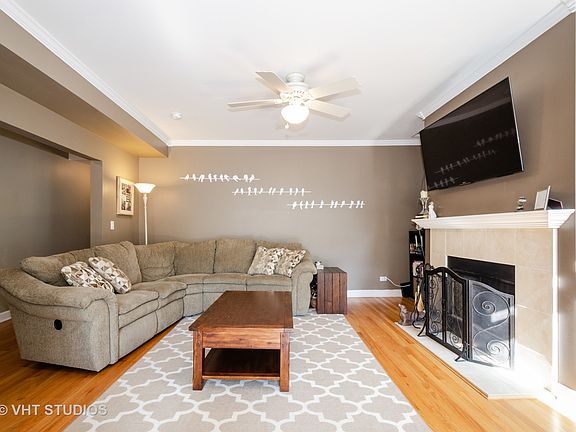 5th image of 811 Hinman Ave APT 2E