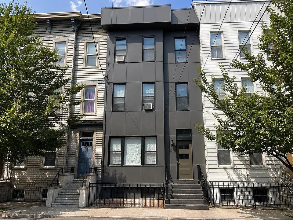 221 Brunswick St #3