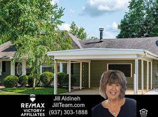 910 Gardner Rd, Dayton, OH 45429