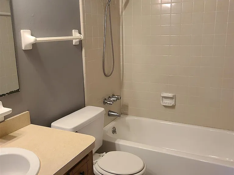 7800 Deborah Dr — Photo 7