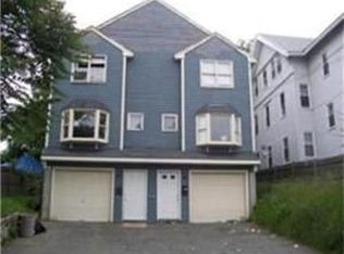 211 High St, Lawrence, MA 01841