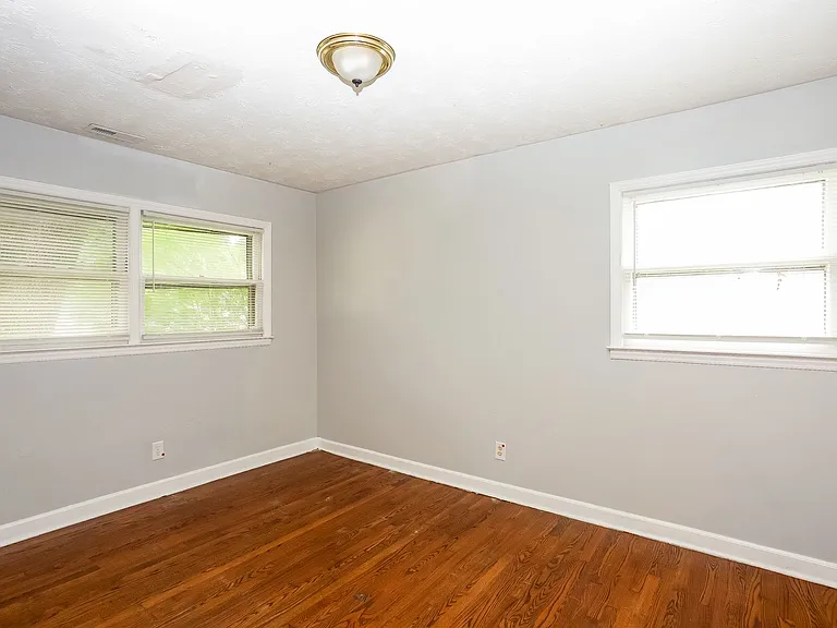 4809 Thornwood Rd — Photo 18