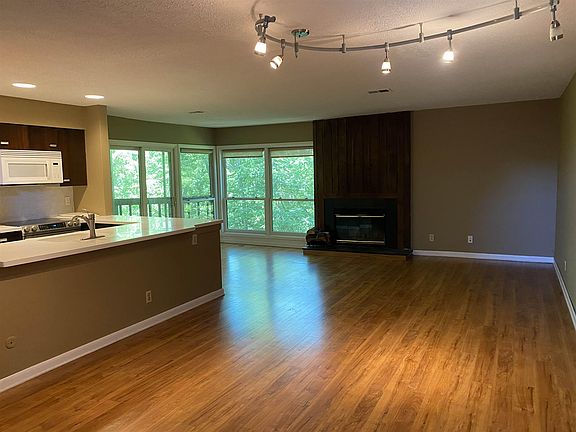 2nd image of 9311 S Pointe Lasalles Dr #6