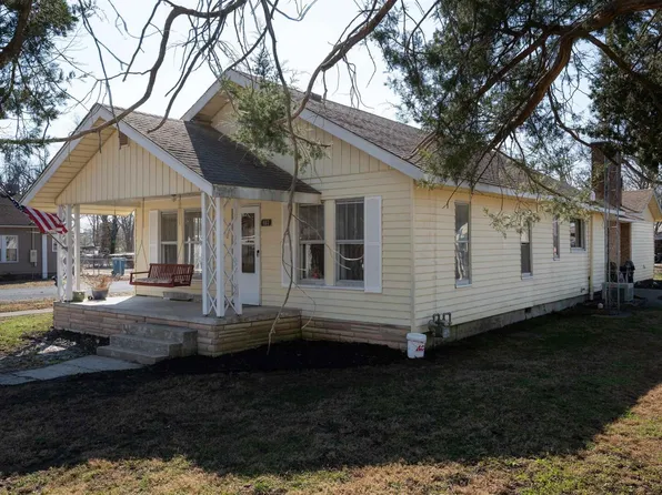 403 N Seba St, Hurst, IL 62949