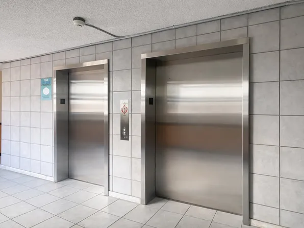 8075 NW 7th St APT 402, Miami, FL 33126