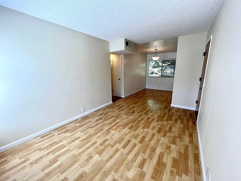 2518 Capitol Avenue — Photo 3