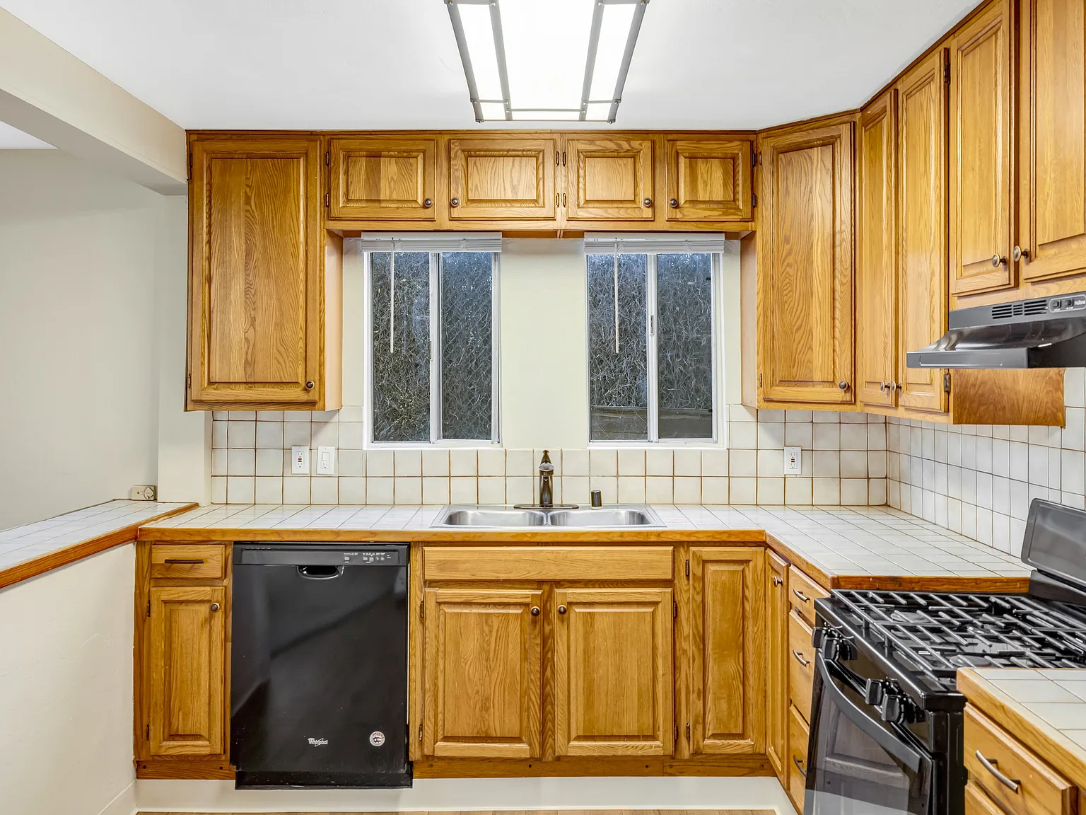 2 bed, 1100 sqft, $3,095 — Photo 4