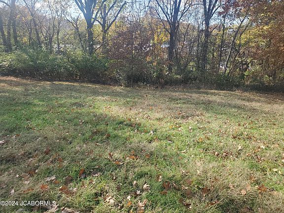 4th image of 1002 Laurel Dr