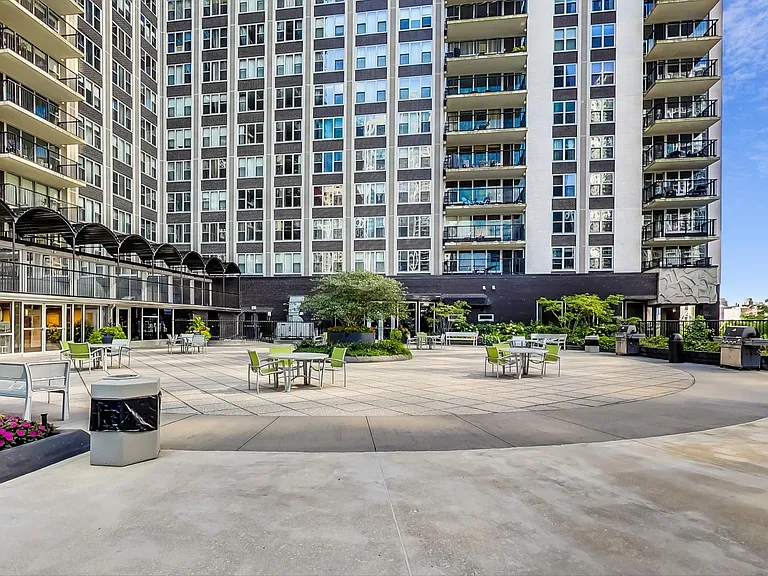 400 E Randolph St #3326 — Photo 39