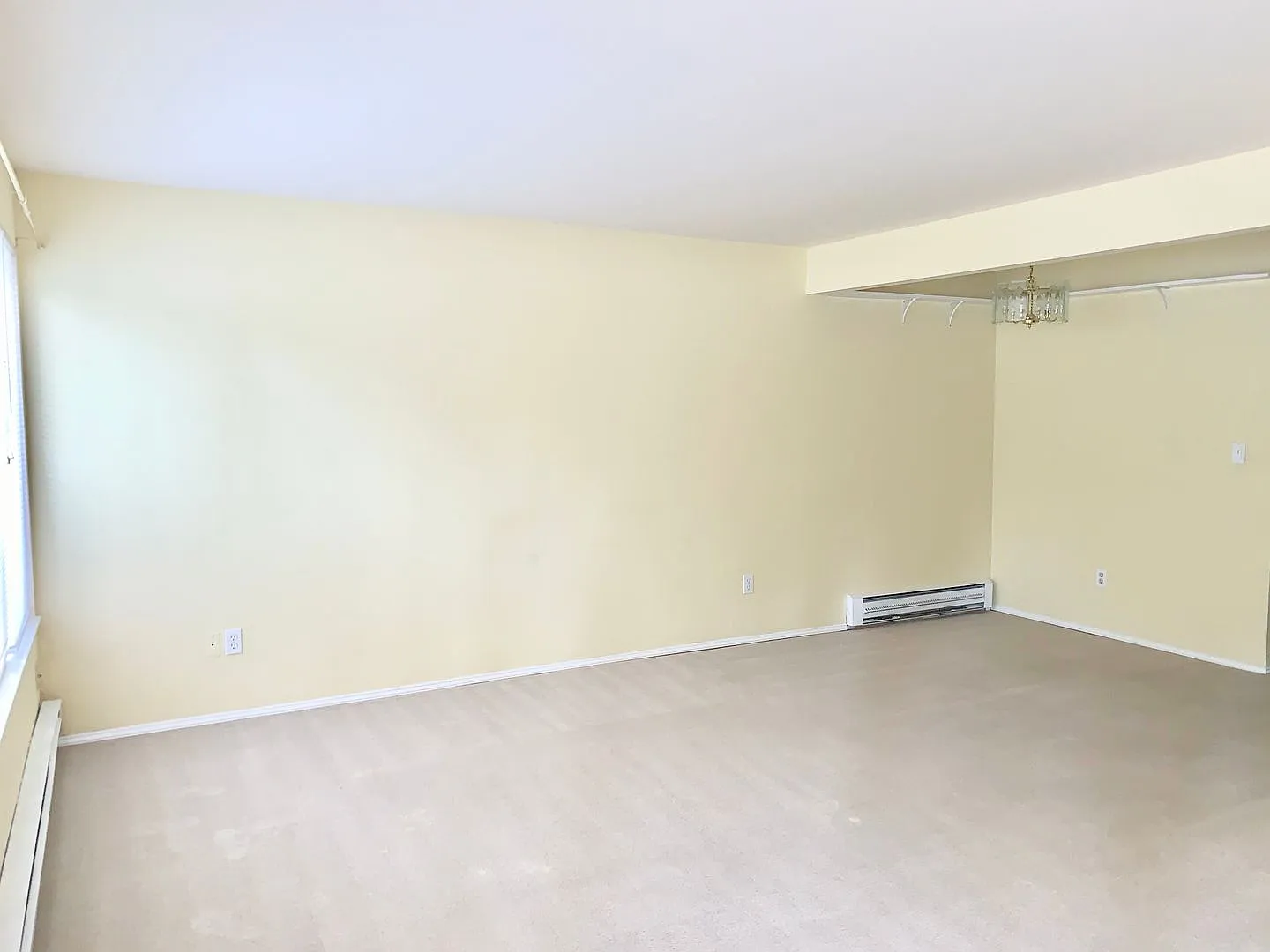 Lovely Condo in Newport Hills — Photo 3