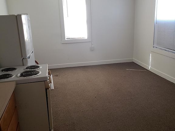 4th image of 393 S Eastern Ave APT 8