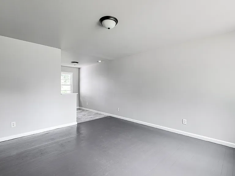 1314 Vinton St — Photo 13