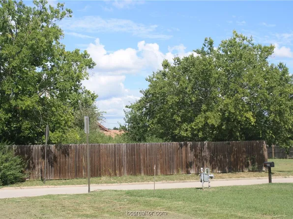 619 Pasler St, College Station, TX 77840