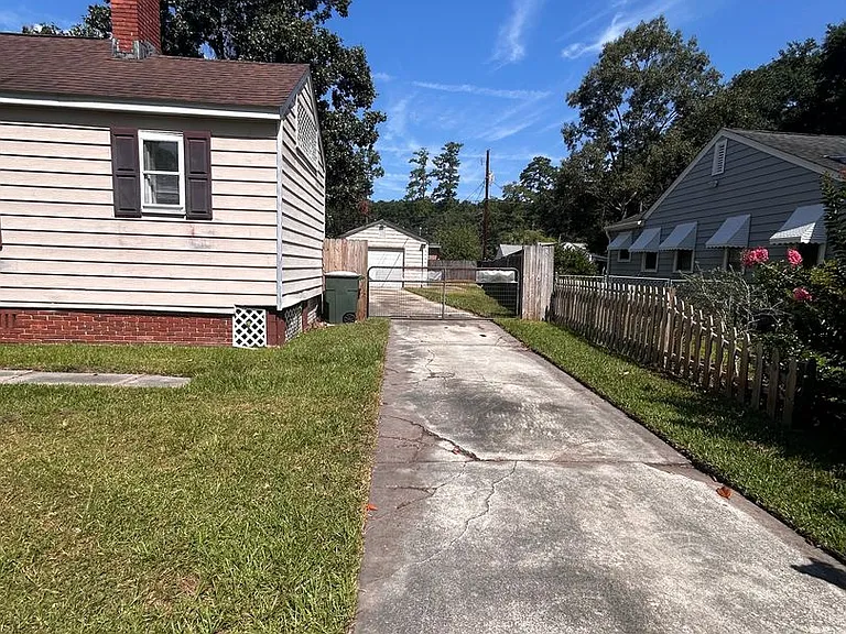 1220 Pickens St — Photo 4