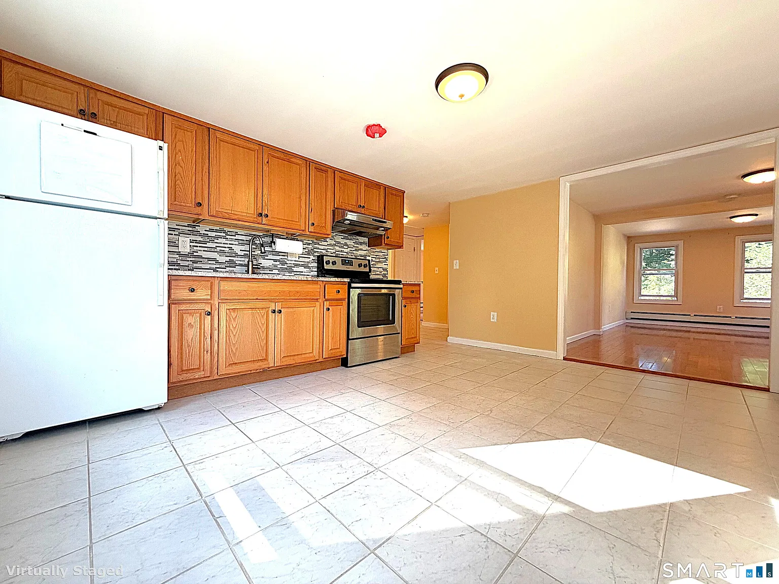 3 bed, 1.0 bath, 2008 sqft, $2,200 — Photo 4