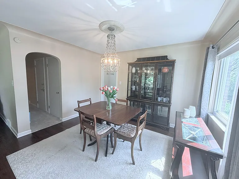 734 Harcourt Rd — Photo 18