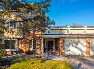 740 Cherrywood Ln #1-B, Willowbrook, IL 60527