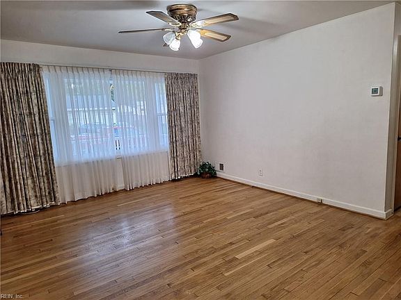4th image of 2900 Rodgers St