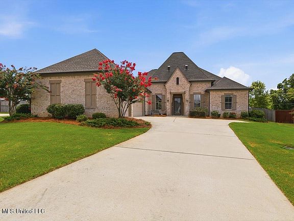 2nd image of 217 Harris Cir